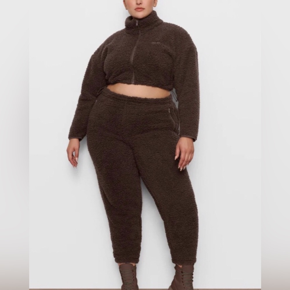 SKIMS Teddy High Pile Fleece Crop Jacket and Joggers Espresso (Set) Size L